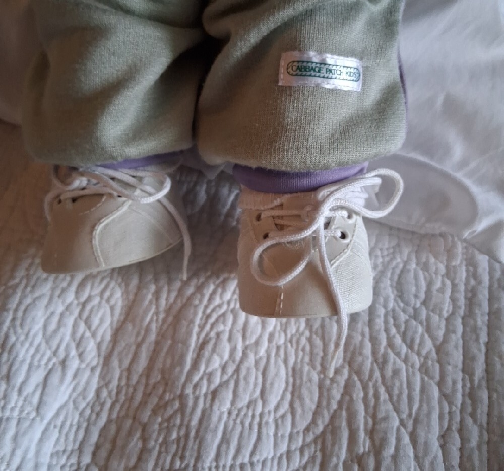 1984 Cabbage Patch ,Blonde Hair Plush Baby Doll with Pacifier - Cream & Lavender - Picture 3 of 8